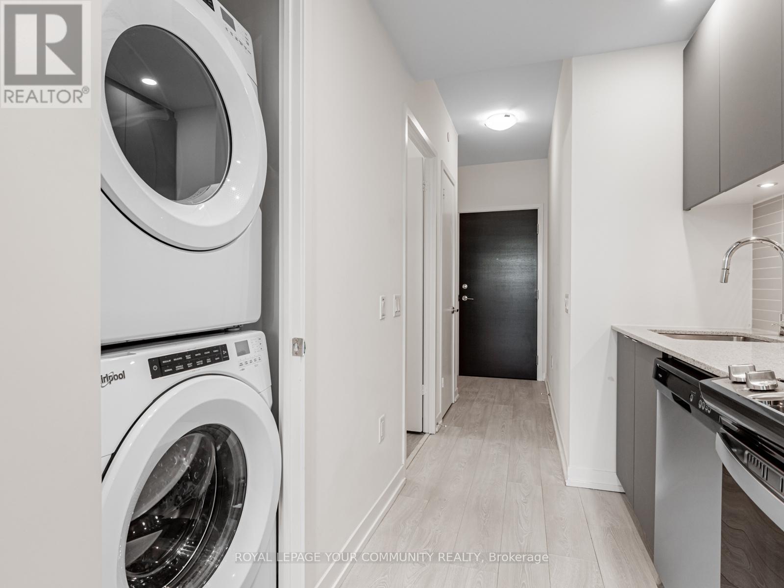 201w - 3 Rosewater Street, Richmond Hill, Ontario  L4C 0T4 - Photo 5 - N12223054