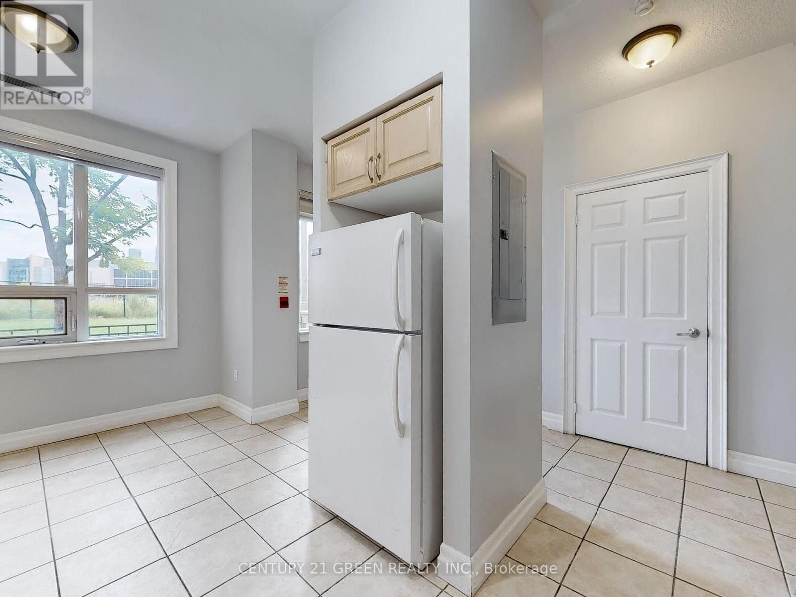 105 - 388 Prince Of Wales Drive, Mississauga, Ontario L5B 0A1 - Photo 10 - W12222952