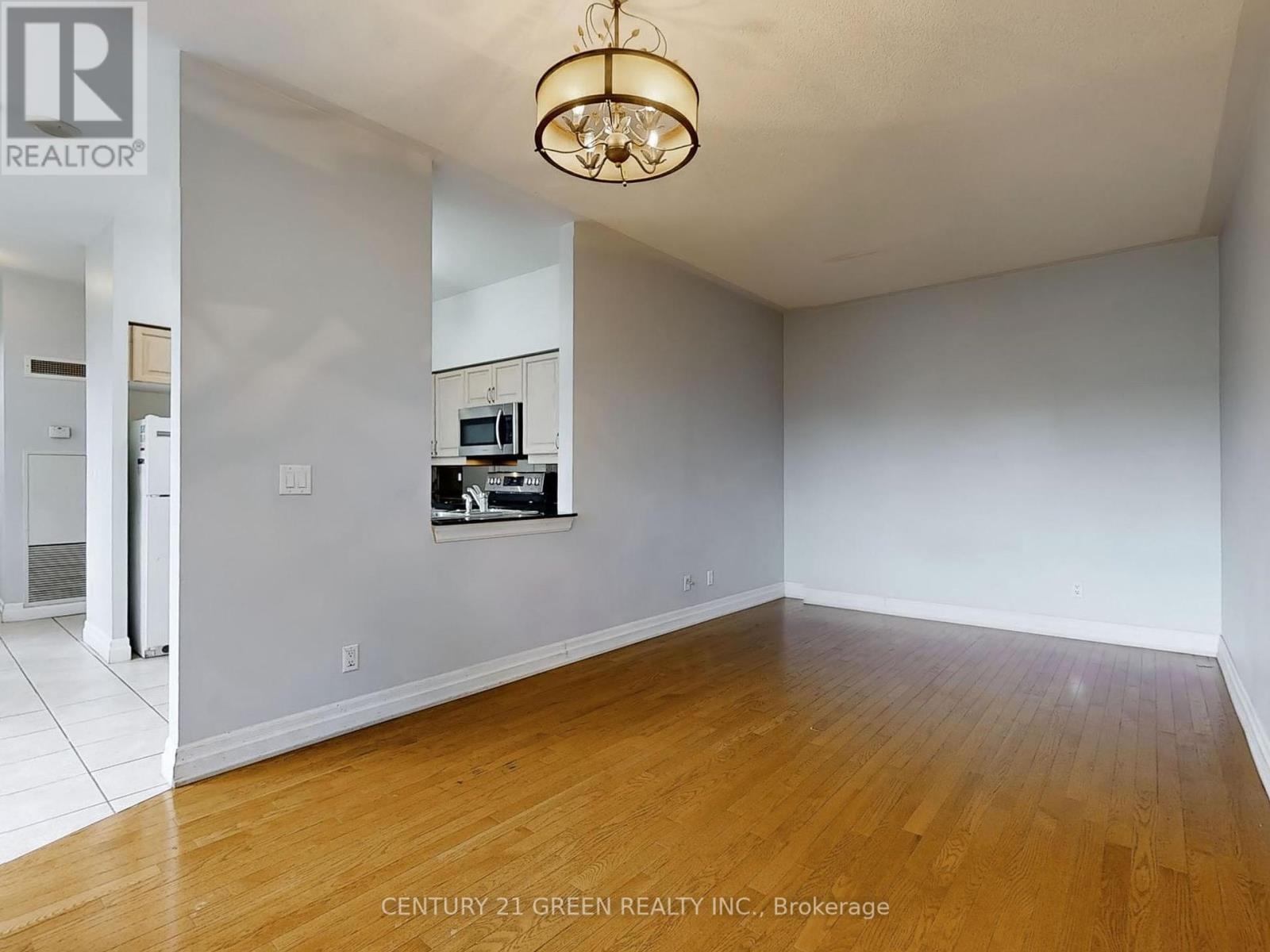 105 - 388 Prince Of Wales Drive, Mississauga, Ontario L5B 0A1 - Photo 6 - W12222952