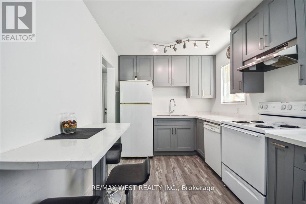 Property at 1 HUNTSMOOR ROAD image 3