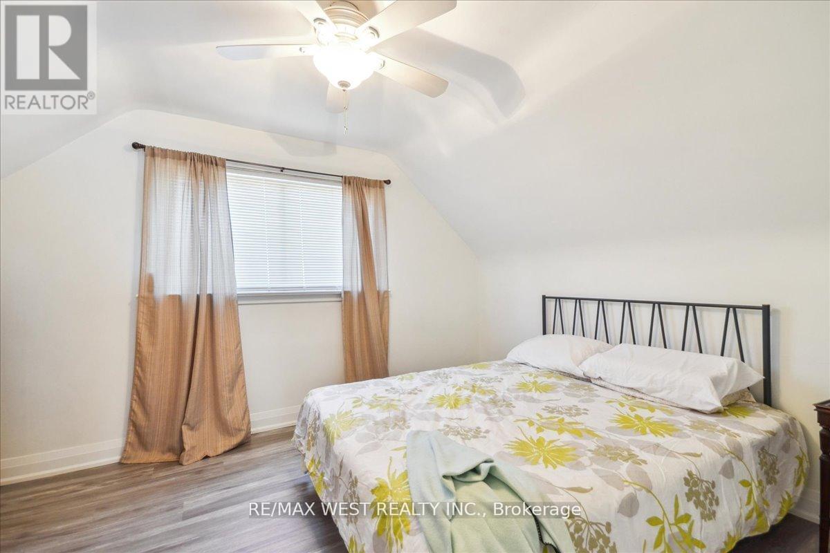 Property at 1 HUNTSMOOR ROAD image 5