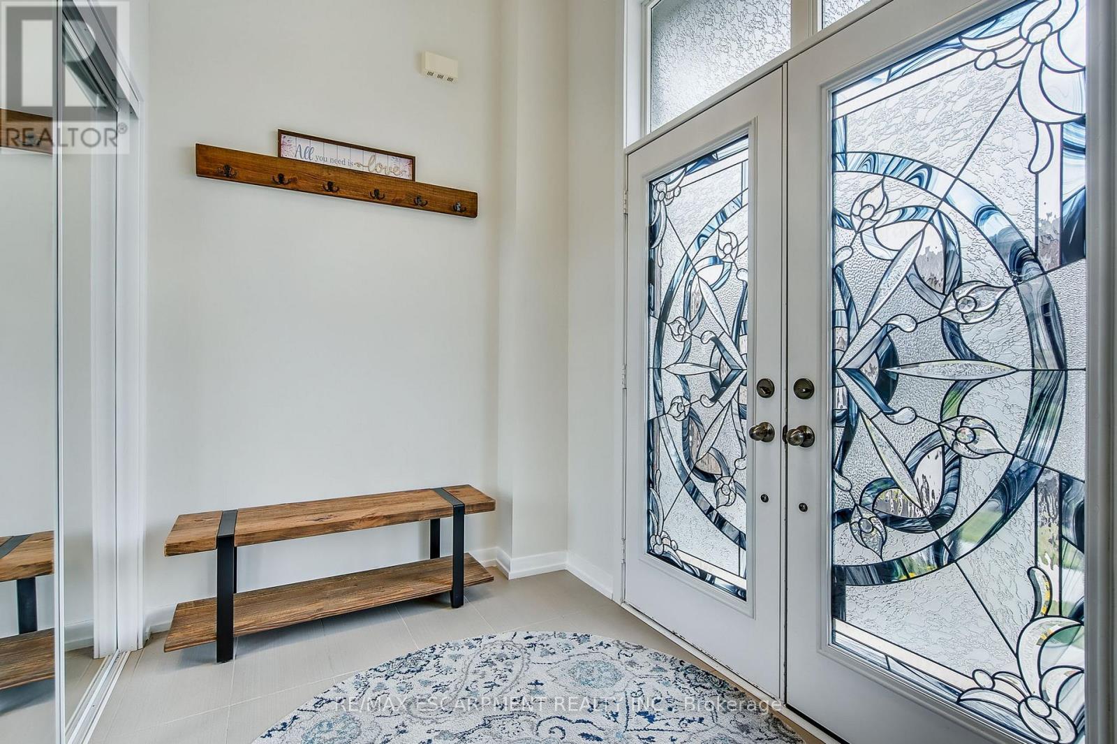 Property at 110 PAGEBROOK CRESCENT image 3