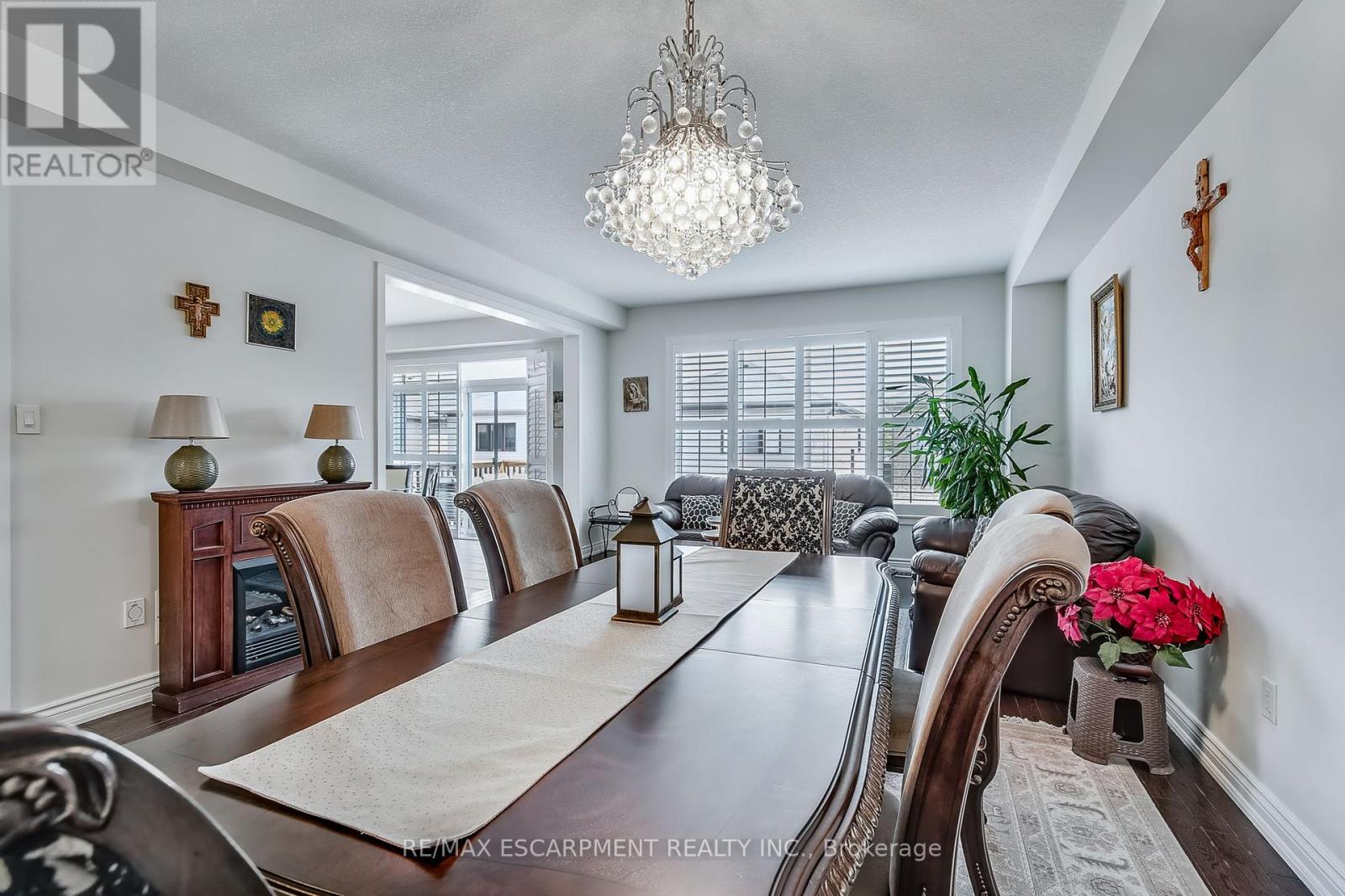 Property at 110 PAGEBROOK CRESCENT image 4