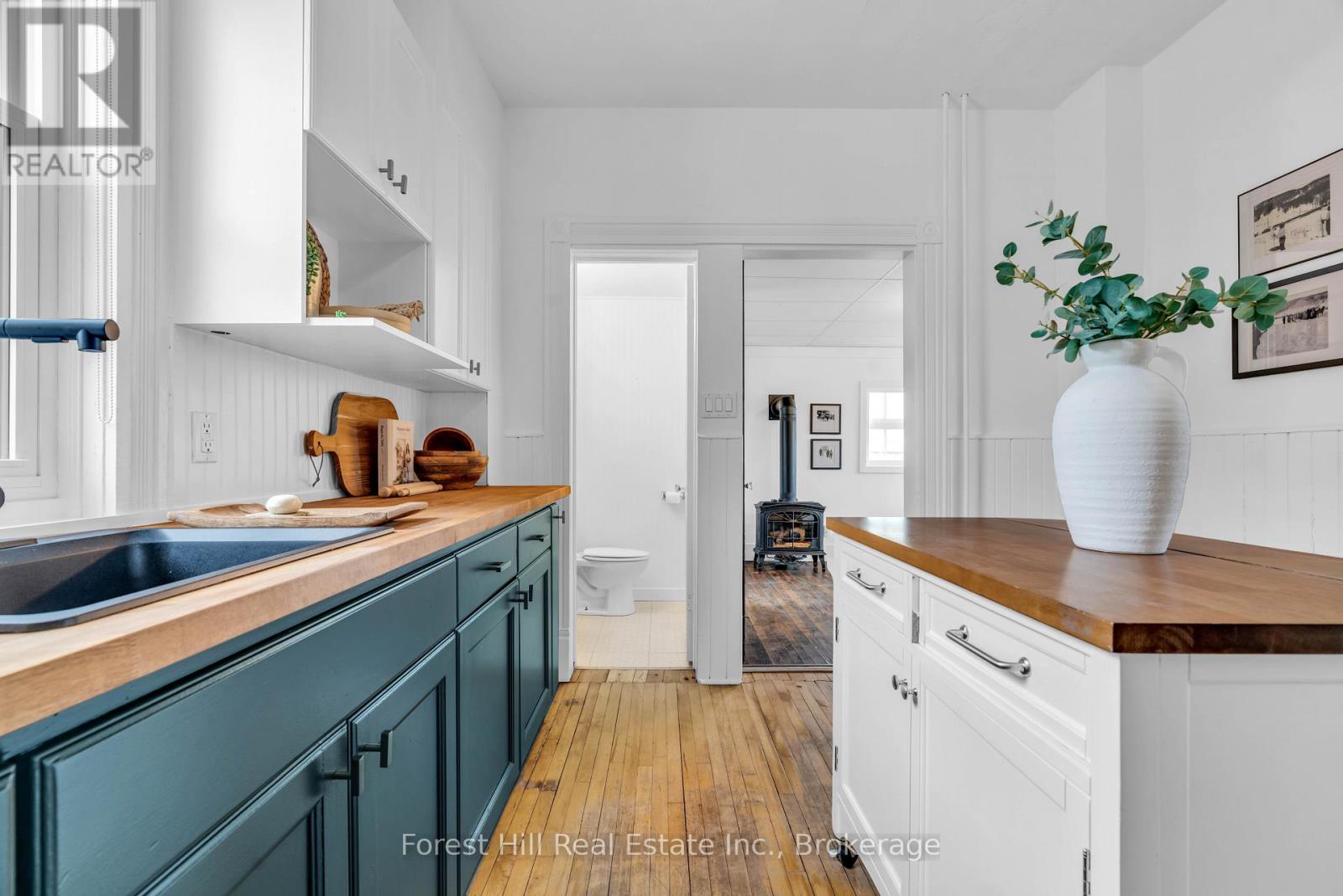 184 Boucher Street E, Meaford, Ontario  N4L 1B7 - Photo 15 - X12223165