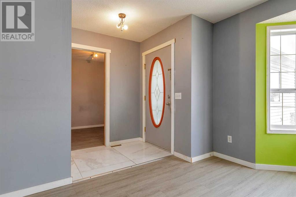 Property at 28 Dovista Court SE image 3