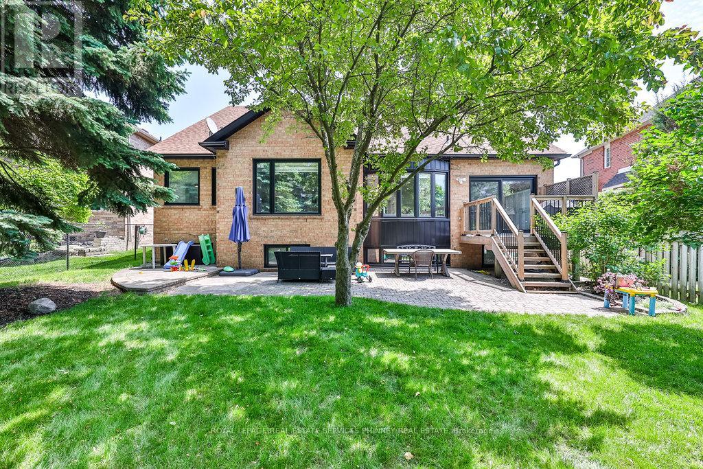712 Foxcroft Boulevard, Newmarket (Stonehaven-Wyndham), Ontario  L3X 1N2 - Photo 36 - N12222681