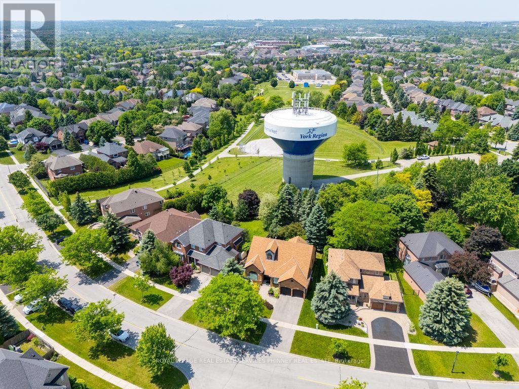 712 Foxcroft Boulevard, Newmarket (Stonehaven-Wyndham), Ontario  L3X 1N2 - Photo 38 - N12222681