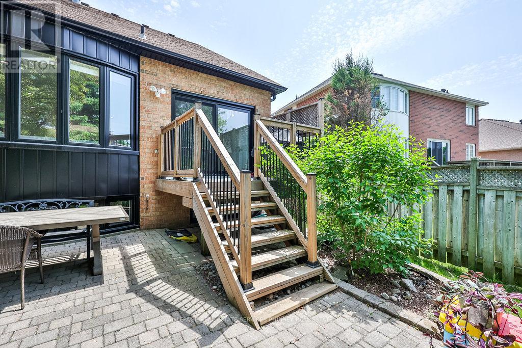 712 Foxcroft Boulevard, Newmarket (Stonehaven-Wyndham), Ontario  L3X 1N2 - Photo 33 - N12222681