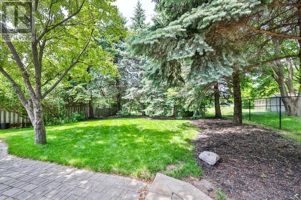 712 Foxcroft Boulevard, Newmarket (Stonehaven-Wyndham), Ontario  L3X 1N2 - Photo 37 - N12222681
