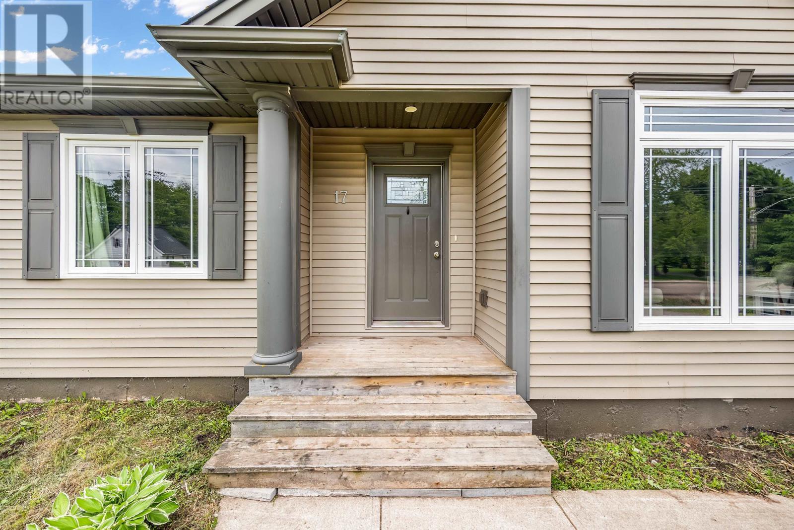 Property at 17 Royalty Road image 3