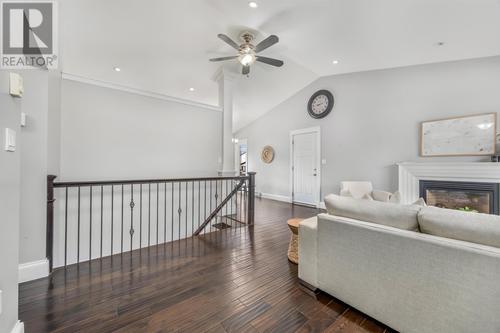 Property at 17 Royalty Road image 4