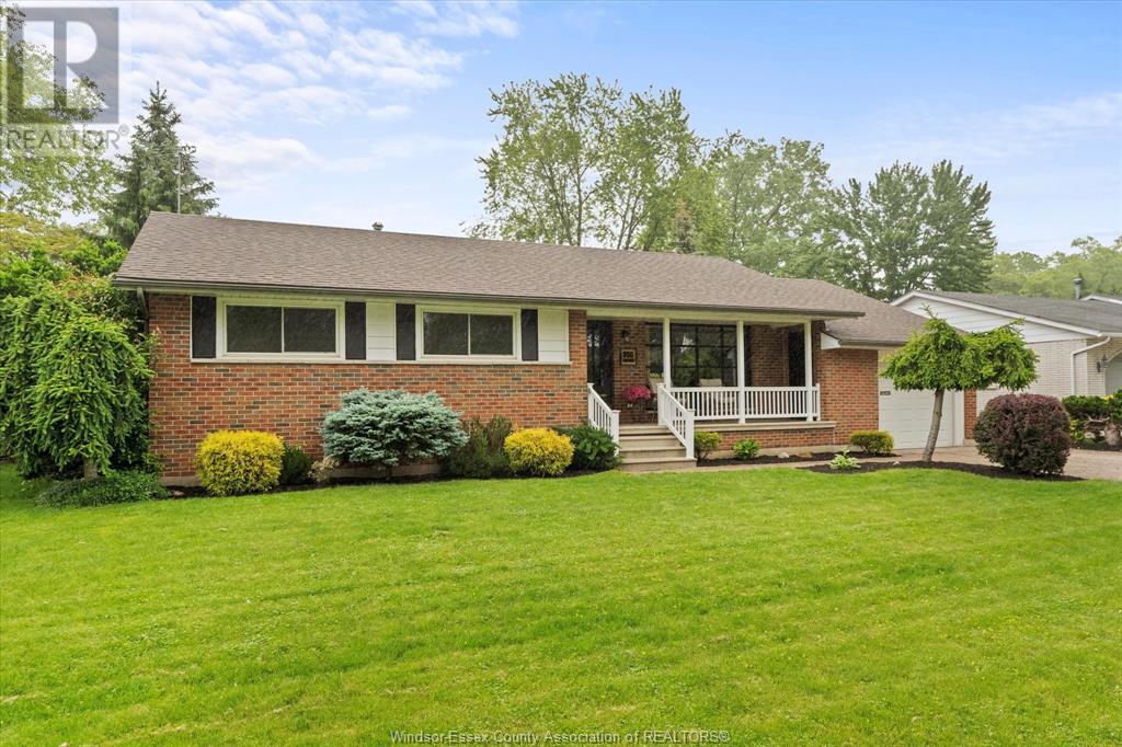 Property at 855 Laurier image 3