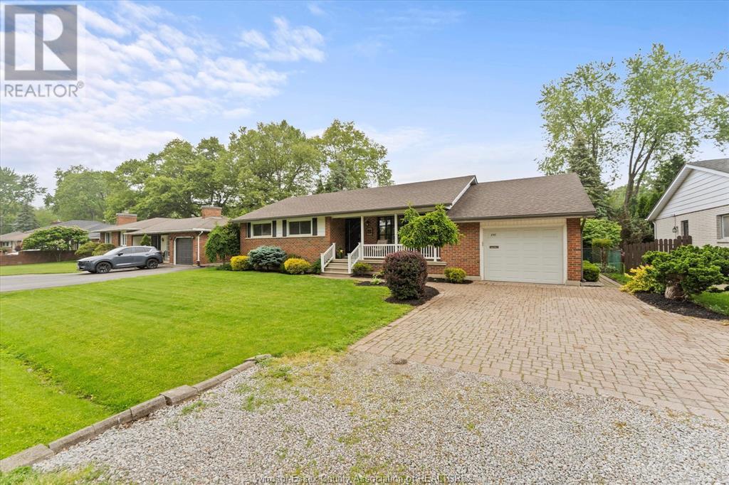 Property at 855 Laurier image 2