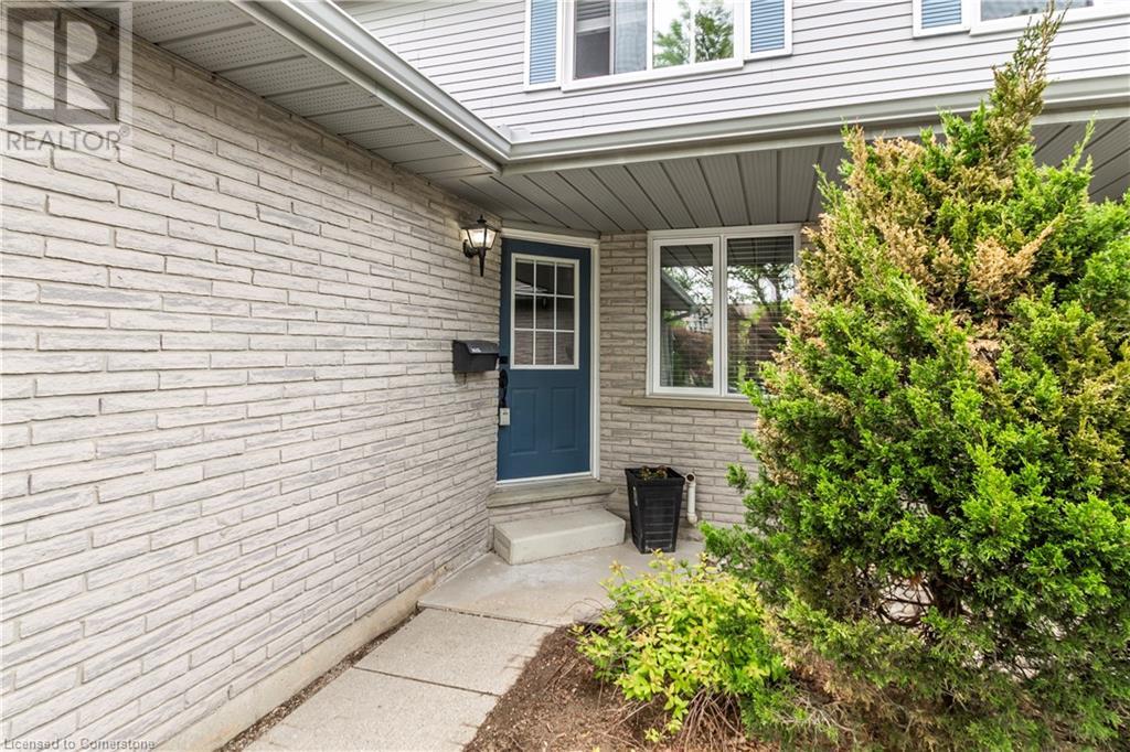 Property at 425 KINGSCOURT Drive Unit# 4 image 3