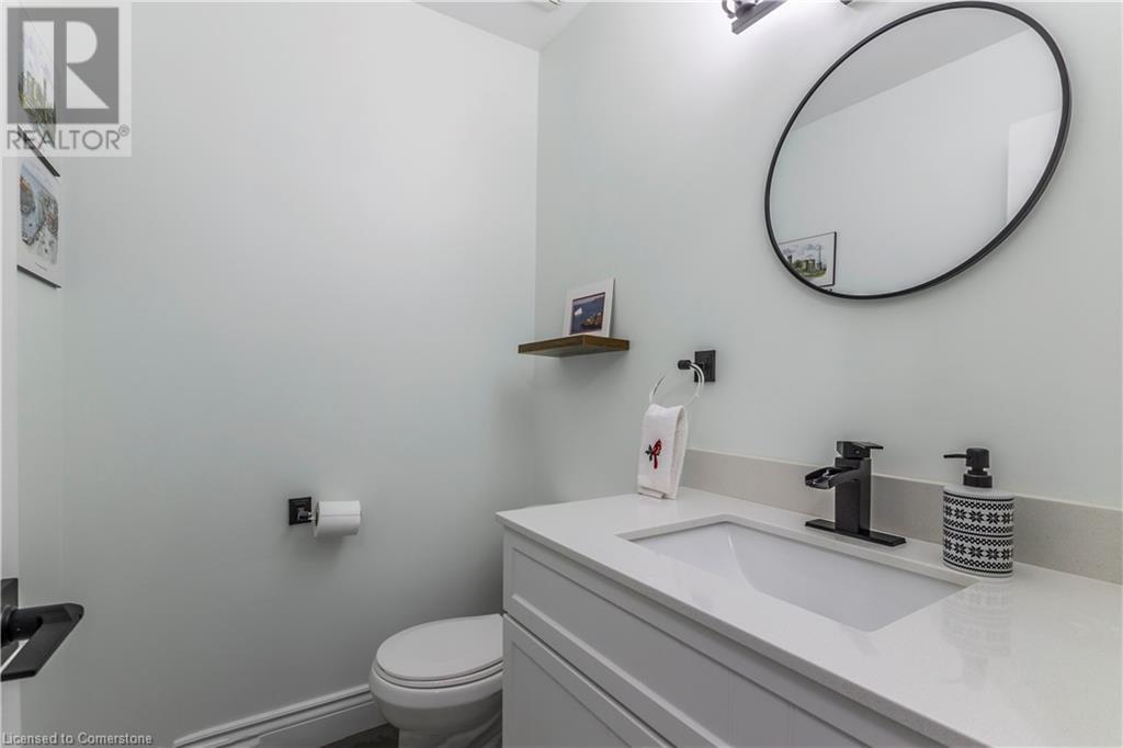 Property at 425 KINGSCOURT Drive Unit# 4 image 5