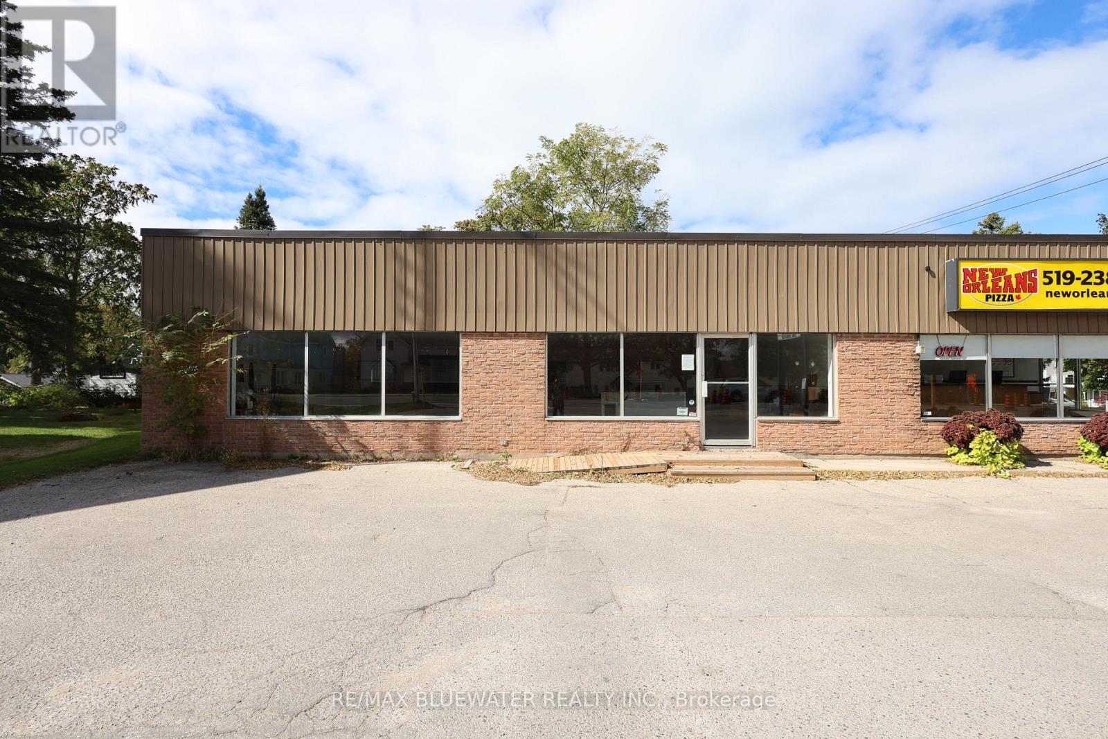 1 - 15 ONTARIO STREET S, Lambton Shores, Ontario