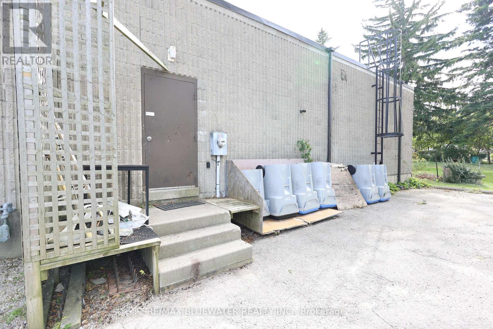 1 - 15 Ontario Street S, Lambton Shores, Ontario  N0M 1T0 - Photo 14 - X12223356