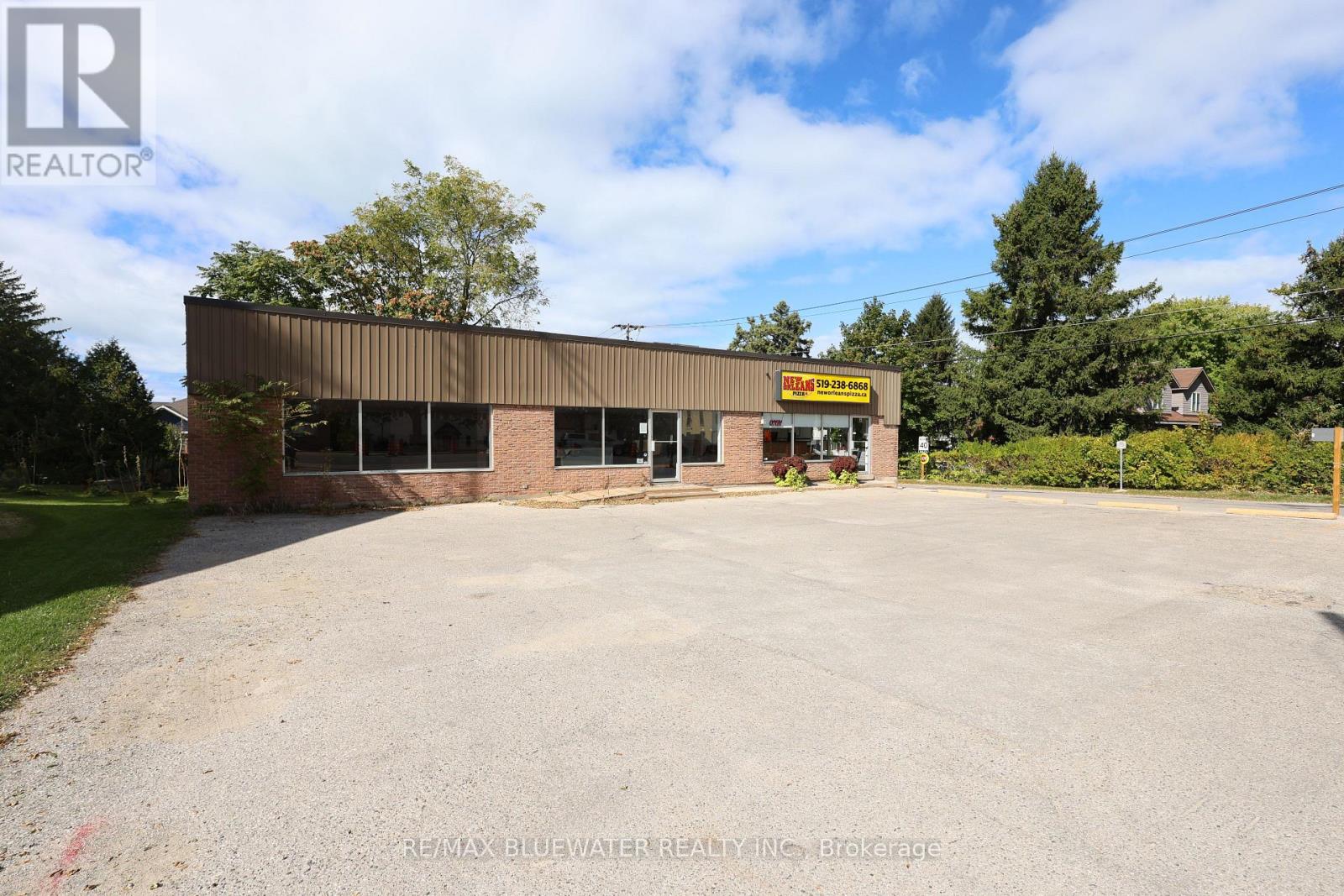 1 - 15 Ontario Street S, Lambton Shores, Ontario  N0M 1T0 - Photo 3 - X12223356
