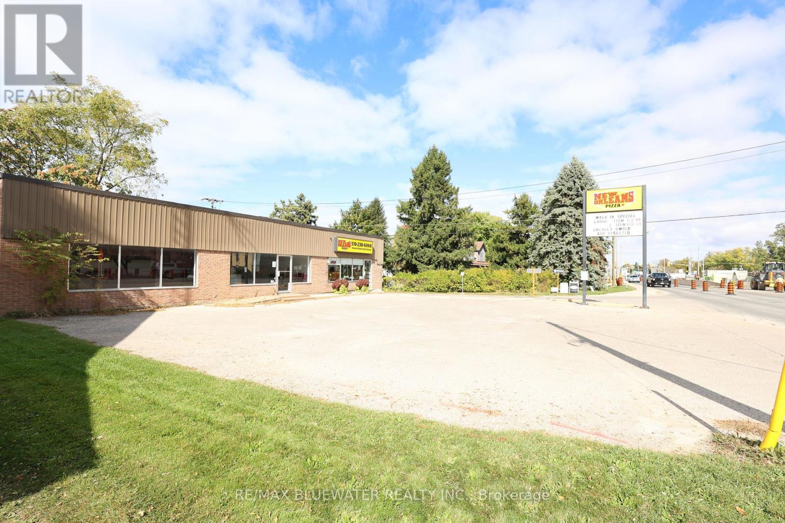 1 - 15 Ontario Street S, Lambton Shores, Ontario  N0M 1T0 - Photo 4 - X12223356
