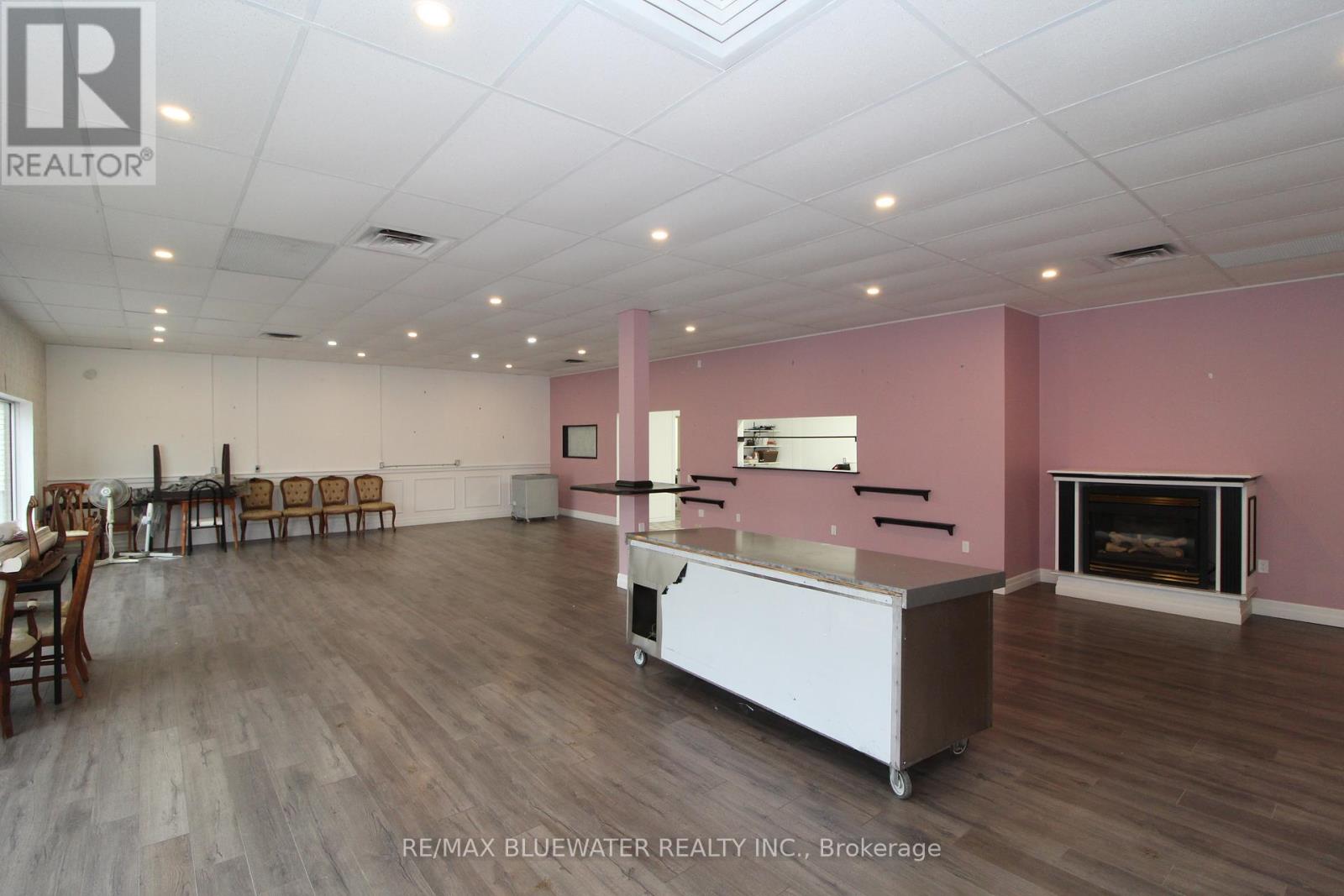 1 - 15 Ontario Street S, Lambton Shores, Ontario  N0M 1T0 - Photo 6 - X12223356