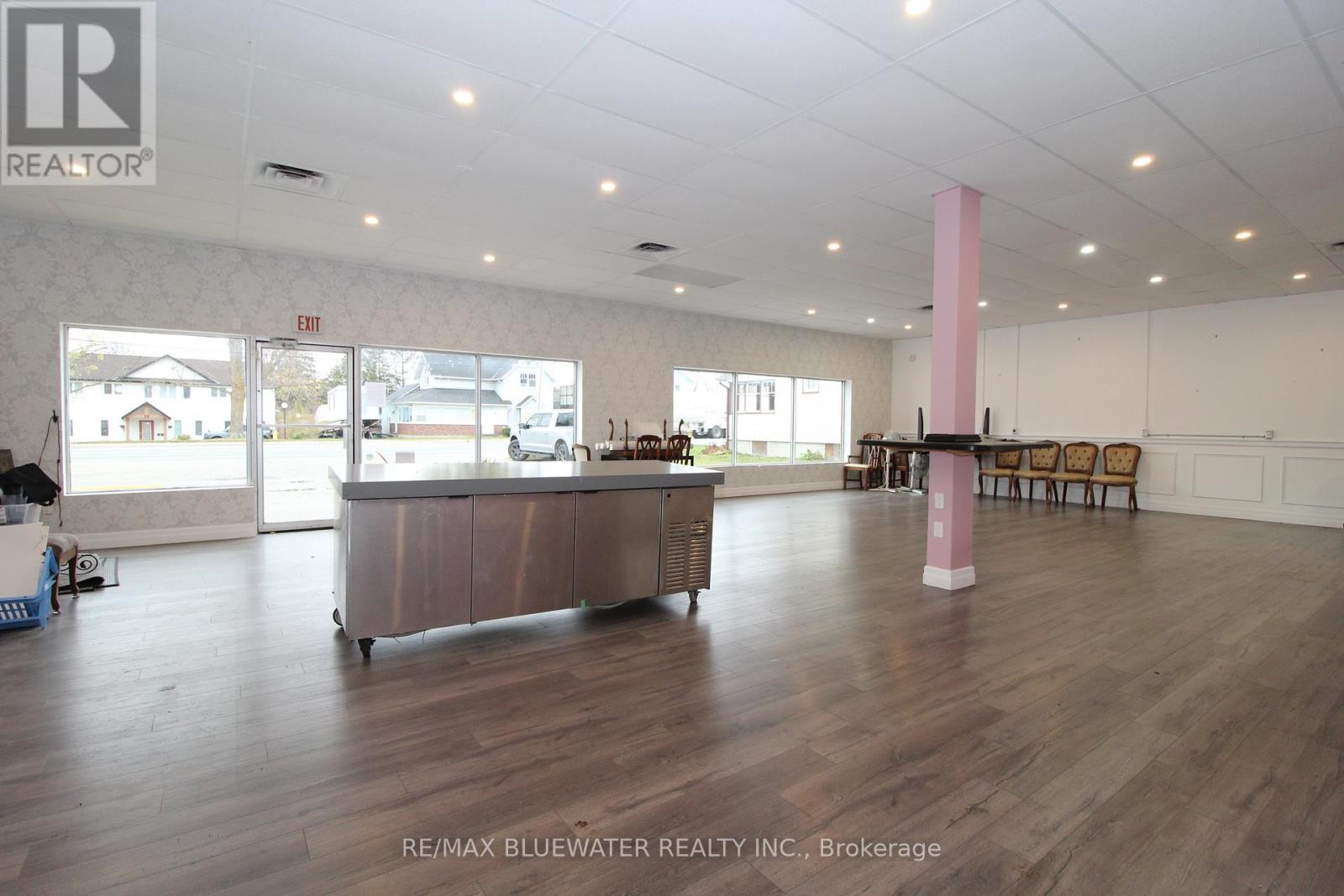 1 - 15 Ontario Street S, Lambton Shores, Ontario  N0M 1T0 - Photo 7 - X12223356