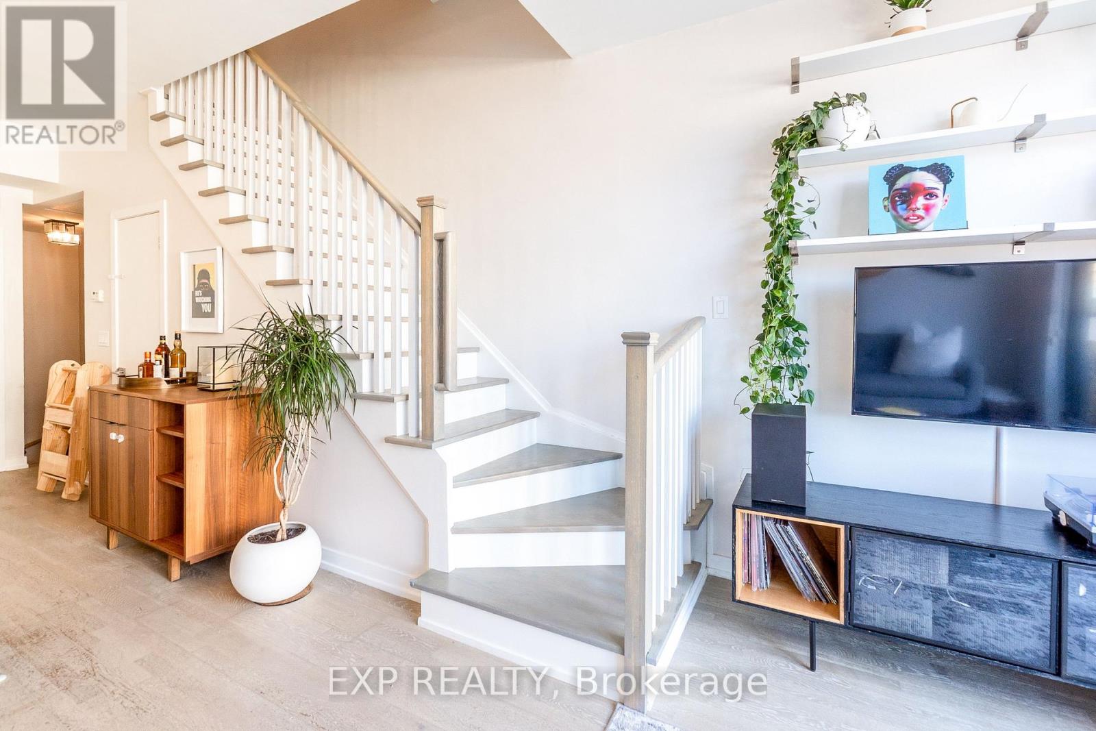 Property at 8 - 1321 GERRARD STREET E image 3