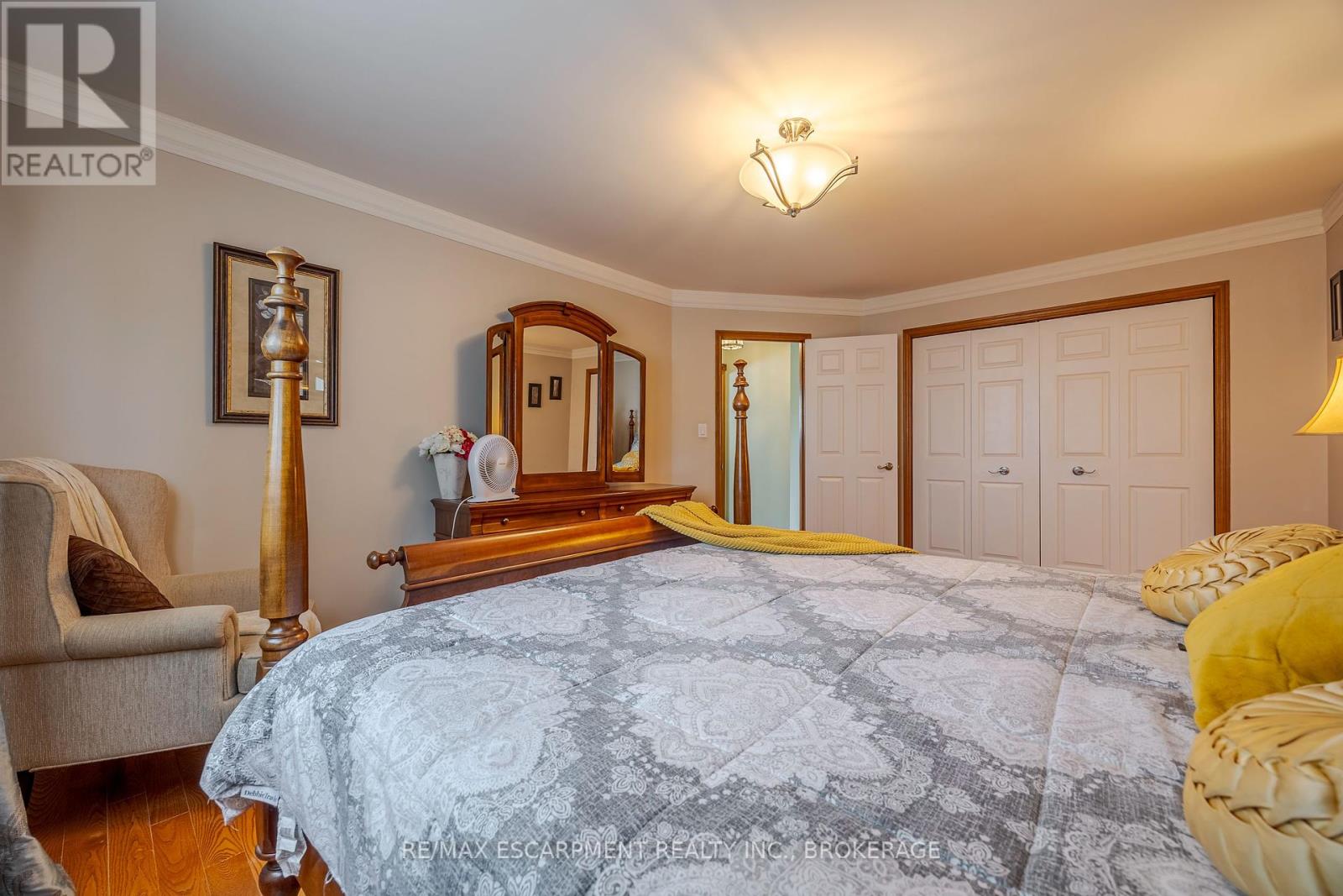7543 Merritt Avenue, Niagara Falls, Ontario  L2G 5C3 - Photo 21 - X12223399