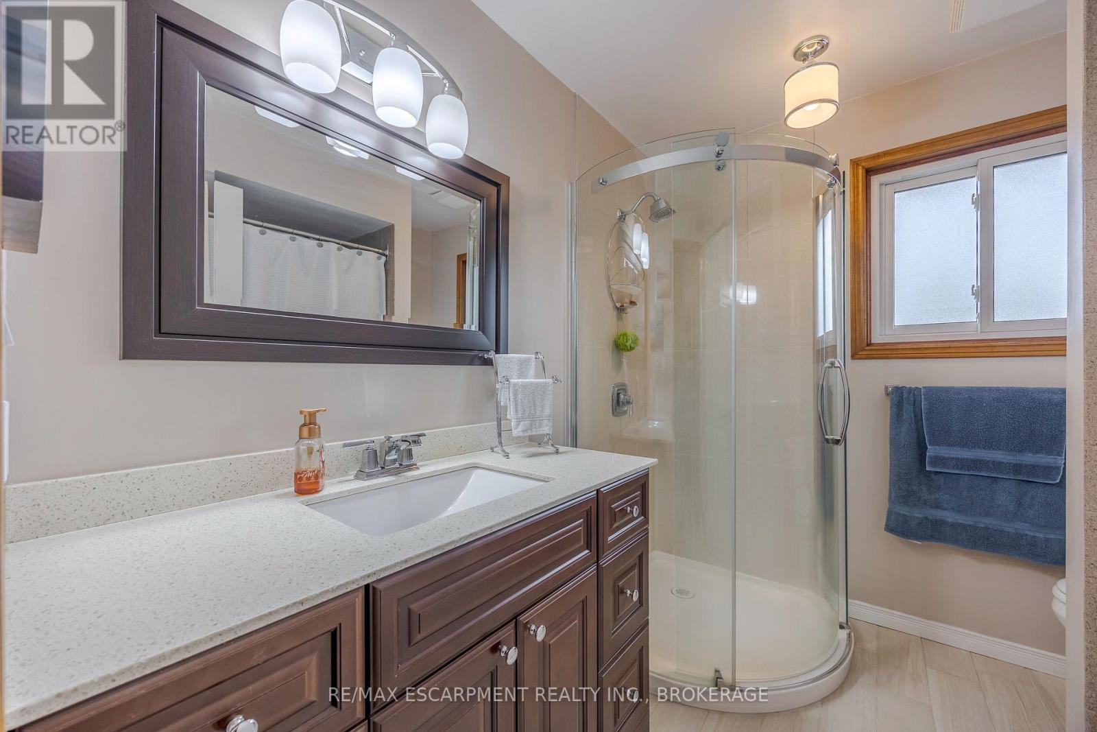 7543 Merritt Avenue, Niagara Falls, Ontario  L2G 5C3 - Photo 22 - X12223399