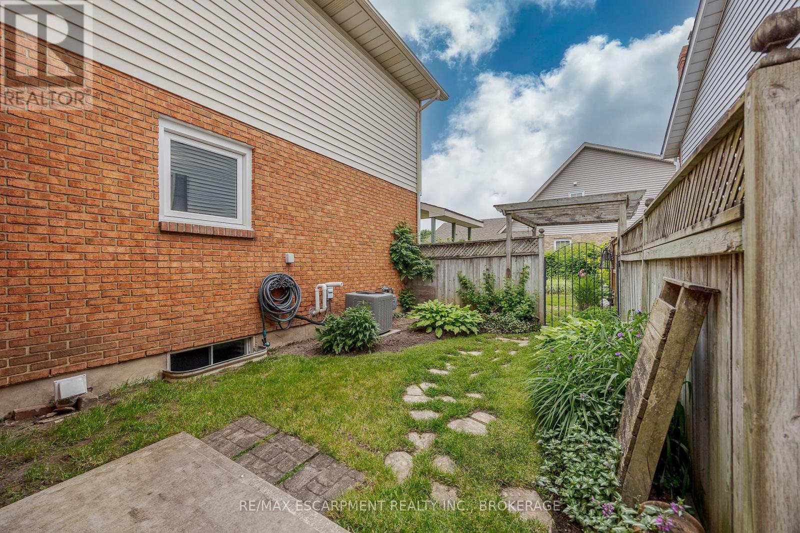 7543 Merritt Avenue, Niagara Falls, Ontario  L2G 5C3 - Photo 34 - X12223399