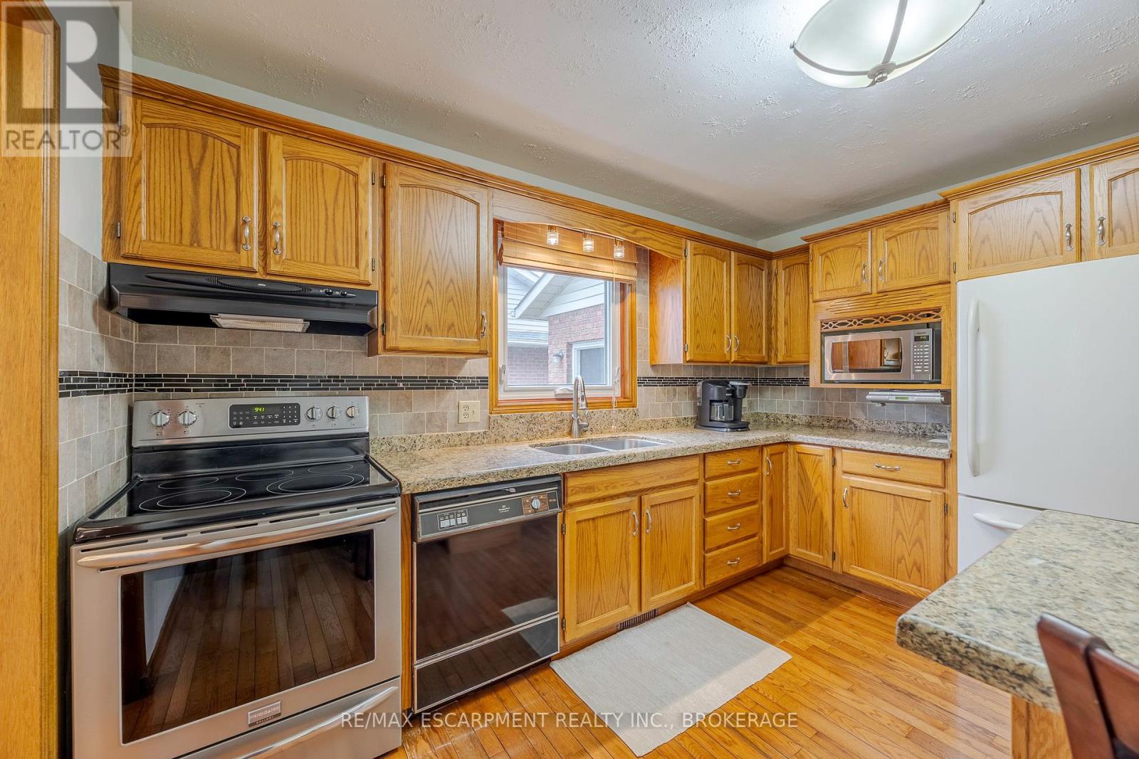 7543 Merritt Avenue, Niagara Falls, Ontario  L2G 5C3 - Photo 7 - X12223399