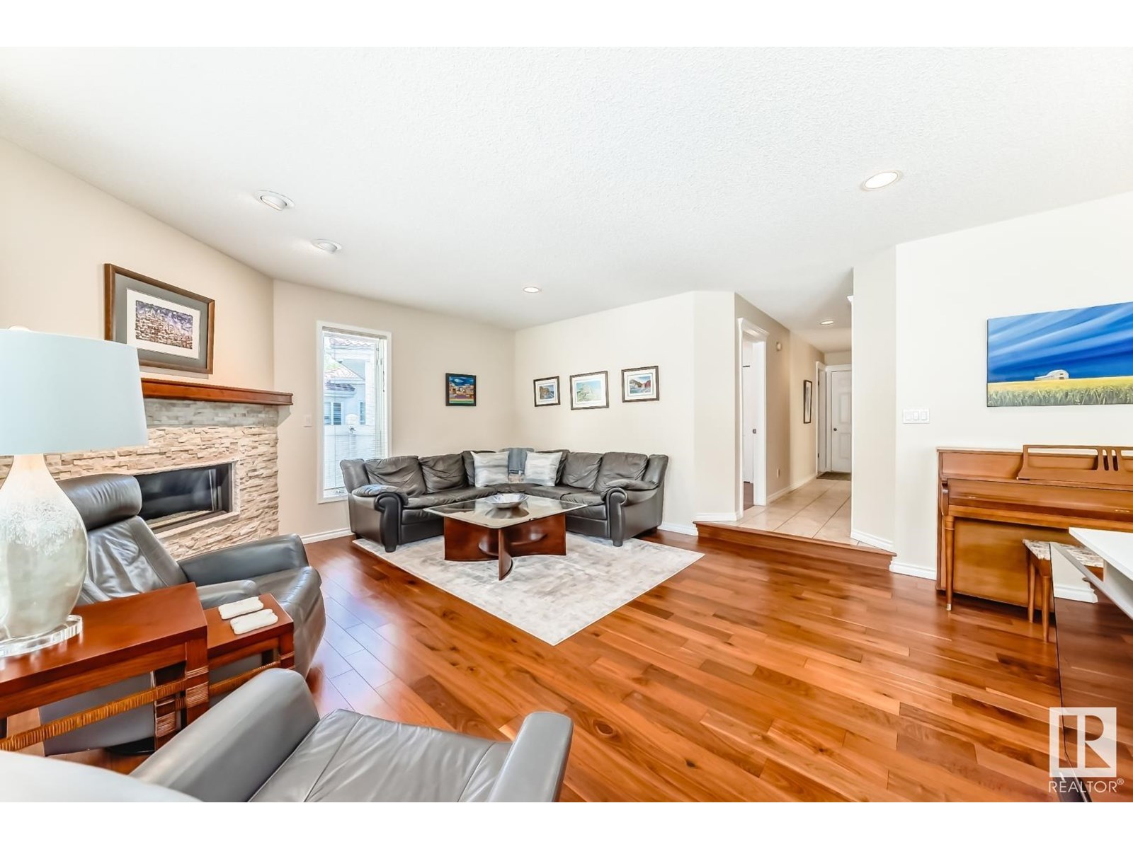 Property at 215 OMAND DR NW image 3