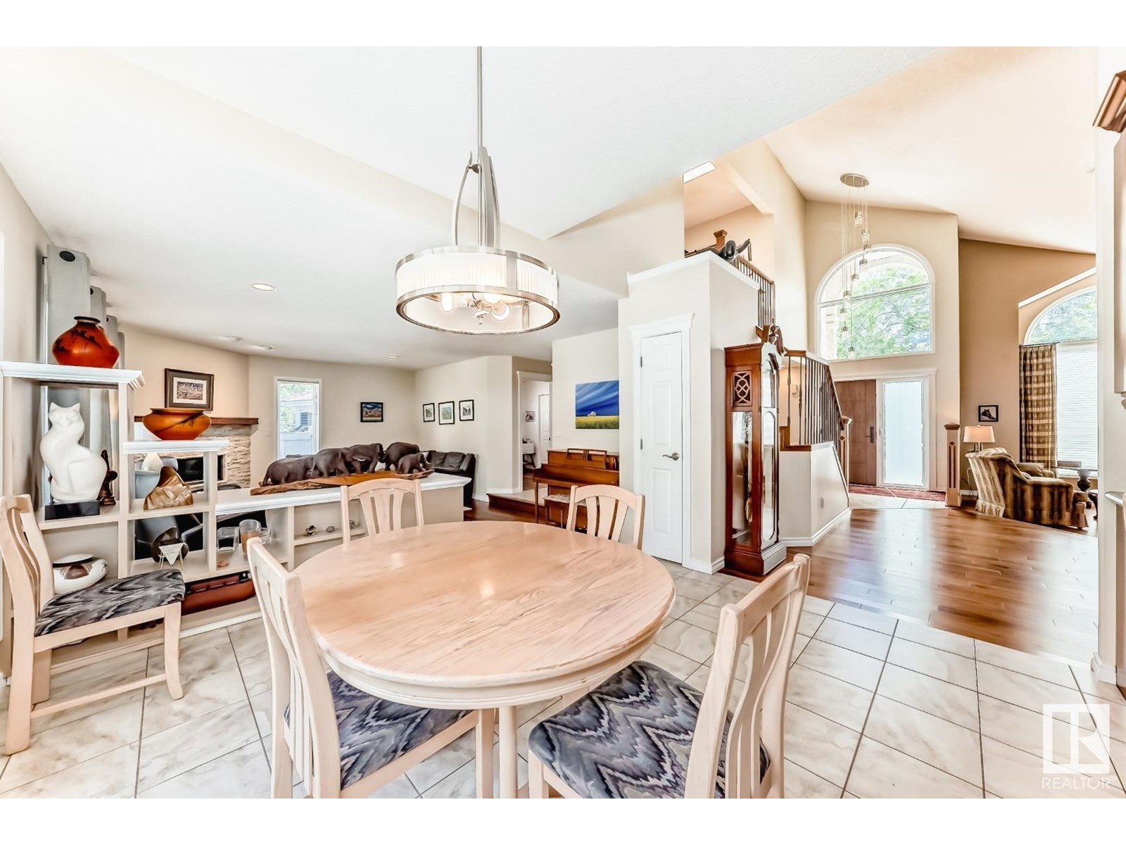 Property at 215 OMAND DR NW image 1