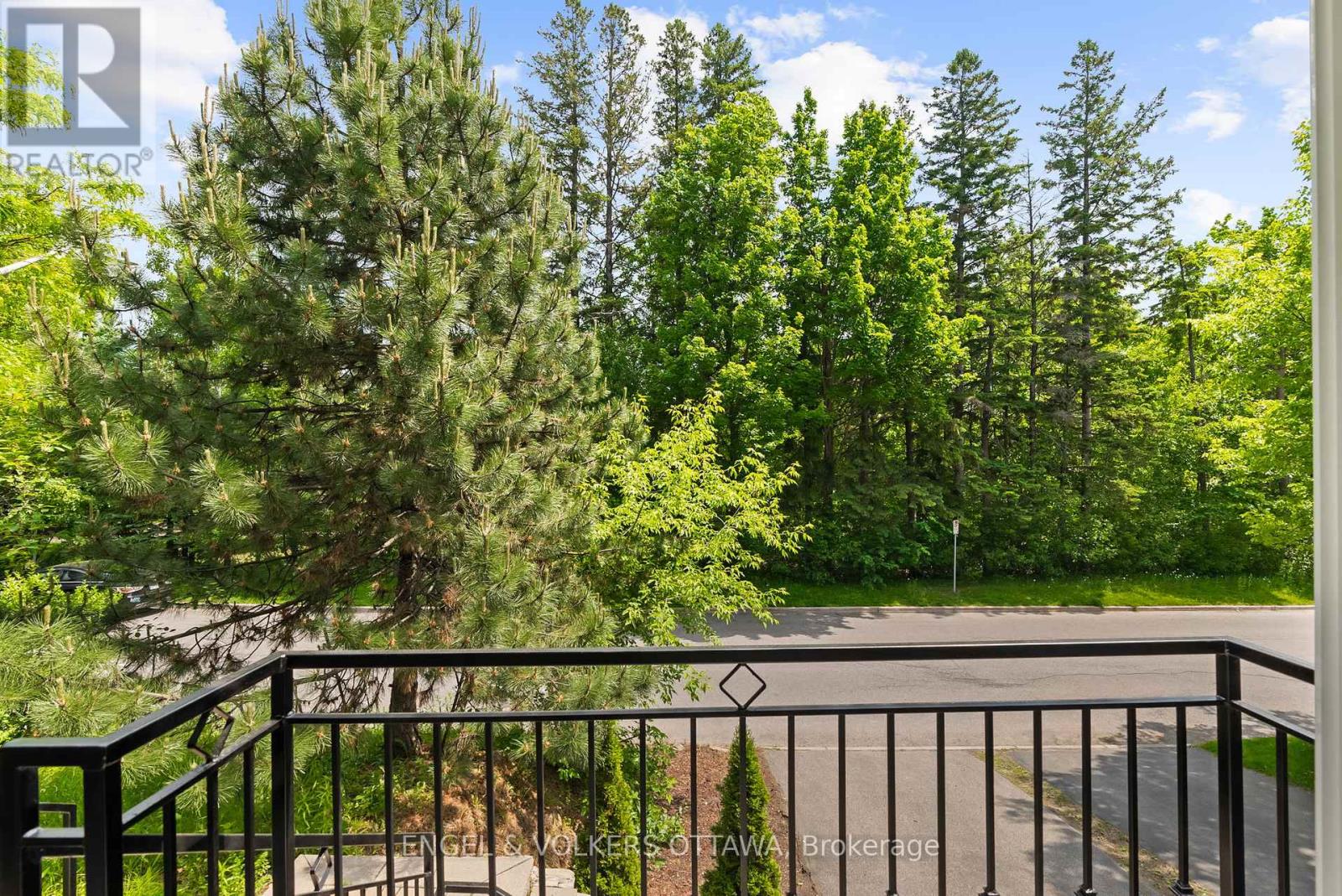 Property at 182 MEANDERING BROOK DRIVE image 4