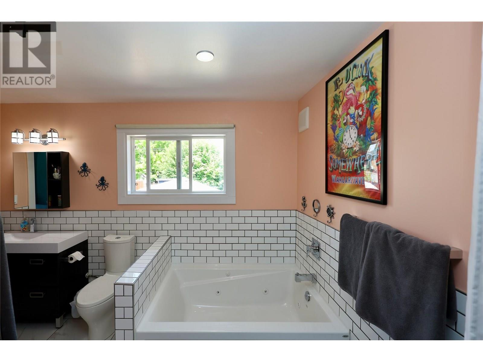 505 10th Street S, Golden, British Columbia  V0A 1H0 - Photo 38 - 10352275