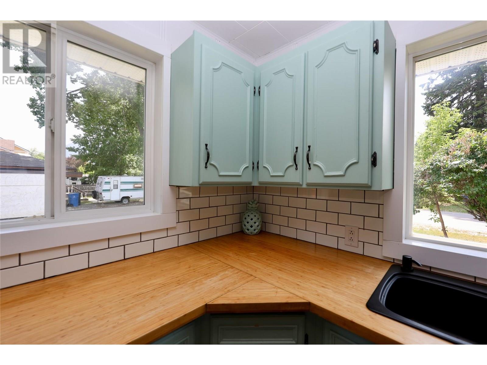 505 10th Street S, Golden, British Columbia  V0A 1H0 - Photo 23 - 10352275