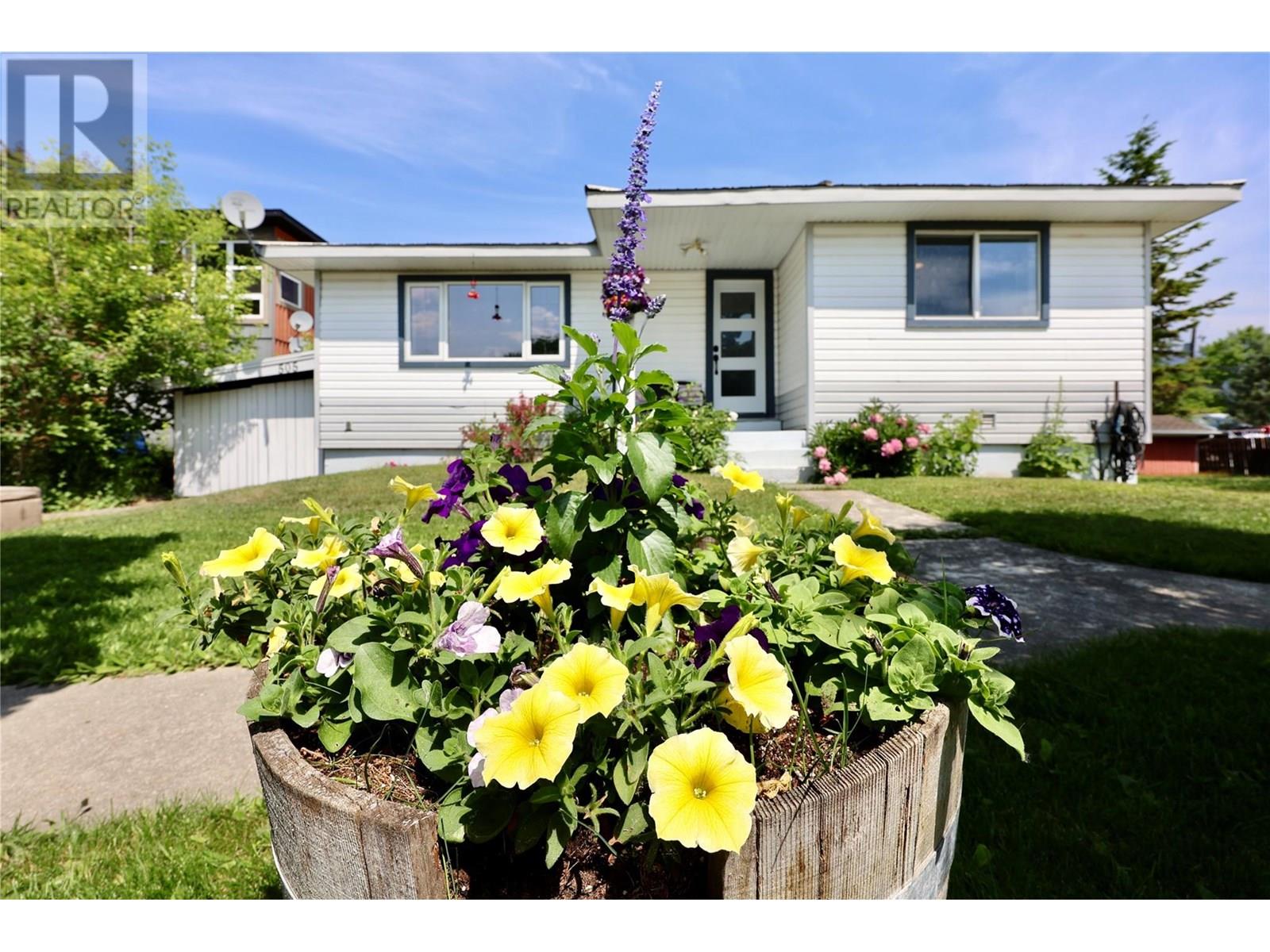 505 10th Street S, Golden, British Columbia  V0A 1H0 - Photo 5 - 10352275