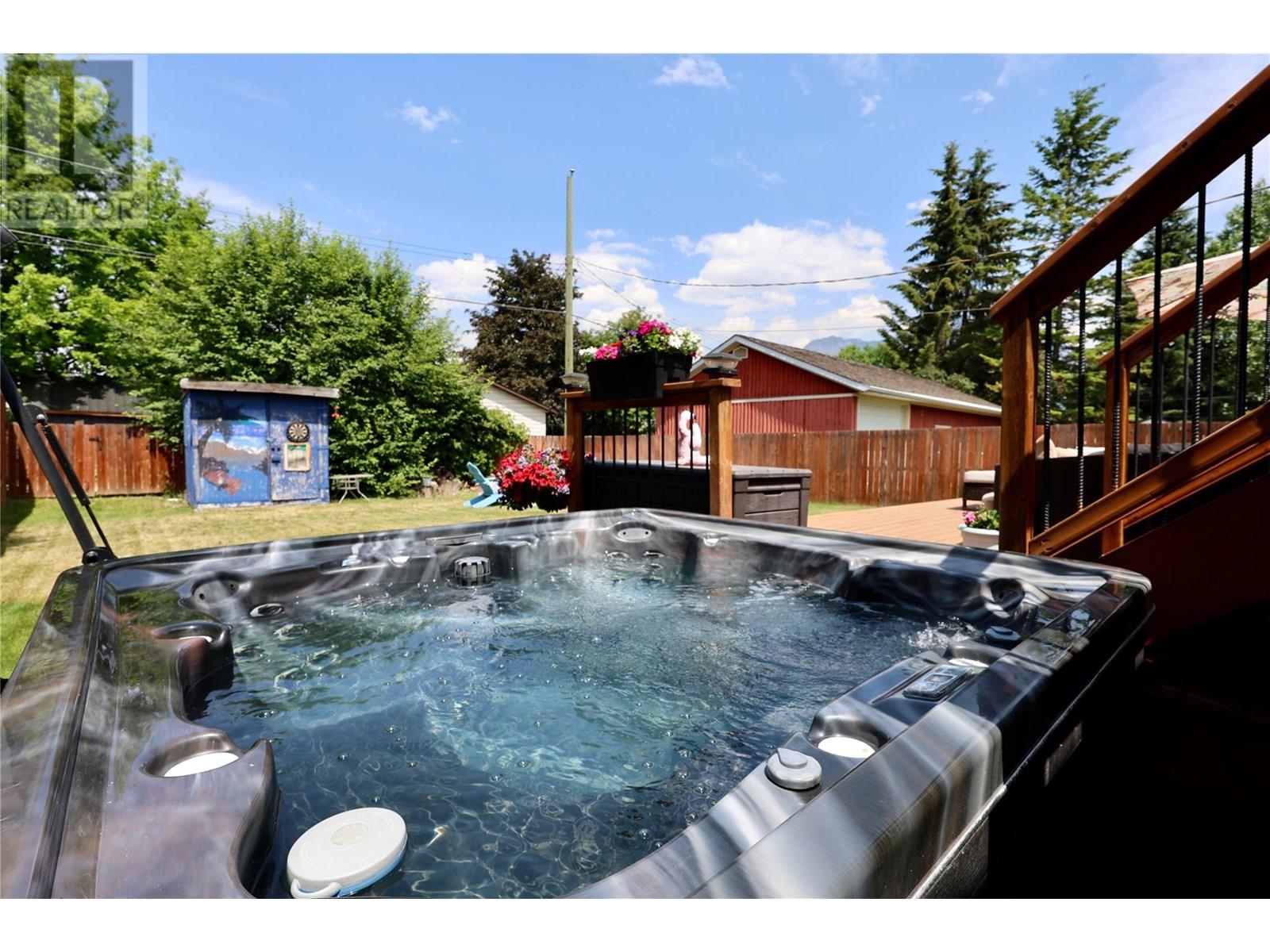 505 10th Street S, Golden, British Columbia  V0A 1H0 - Photo 46 - 10352275