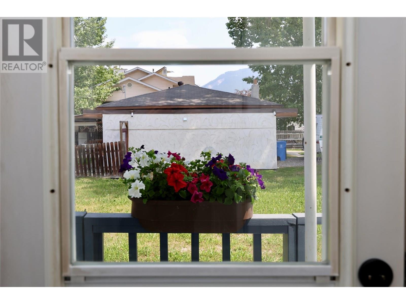 505 10th Street S, Golden, British Columbia  V0A 1H0 - Photo 35 - 10352275