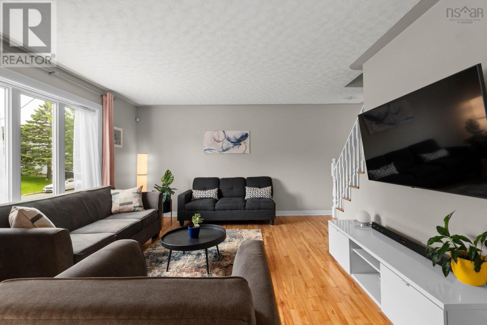 Property at 14 Ancona Place image 4
