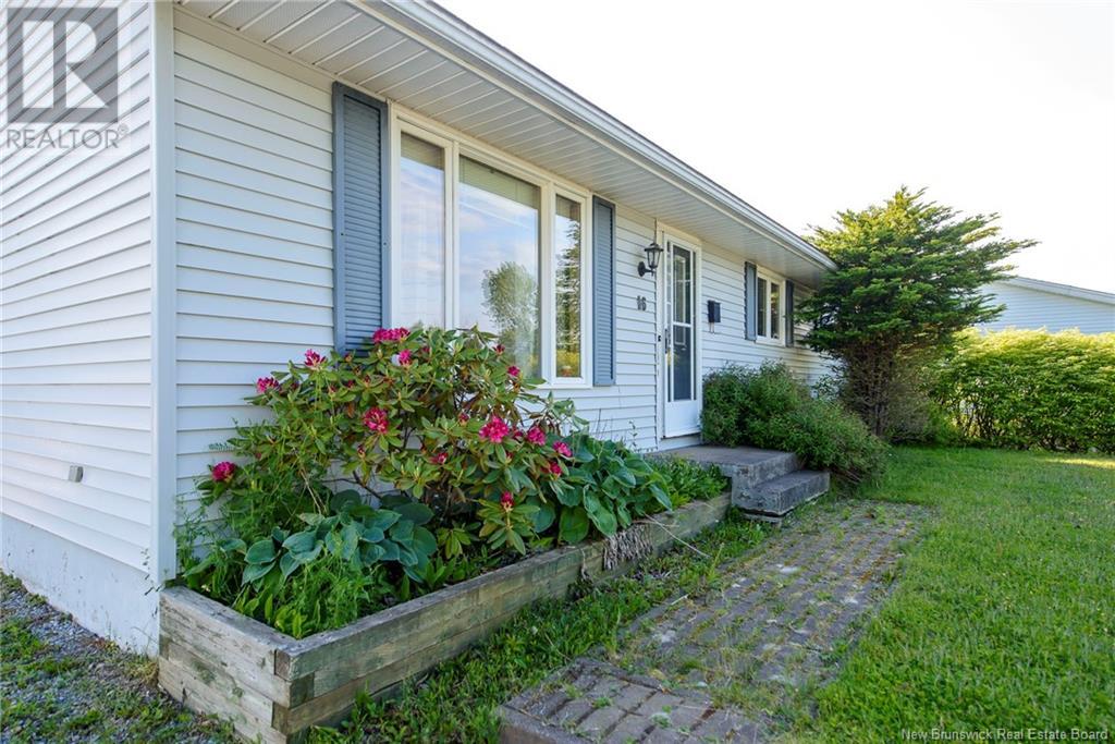 Property at 16 Eveleigh Court image 3