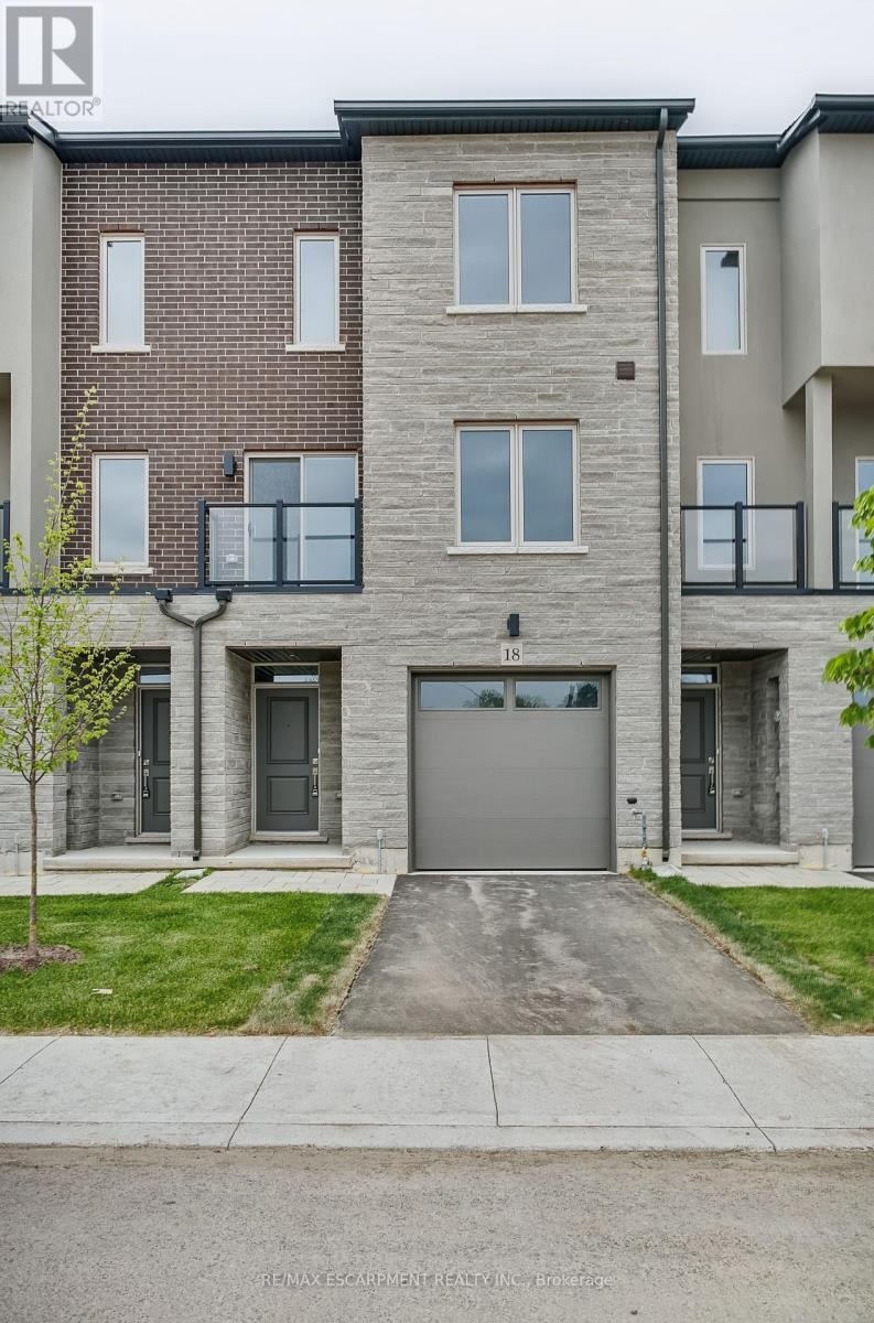 Property at 18 CLEAR VALLEY LANE image 1