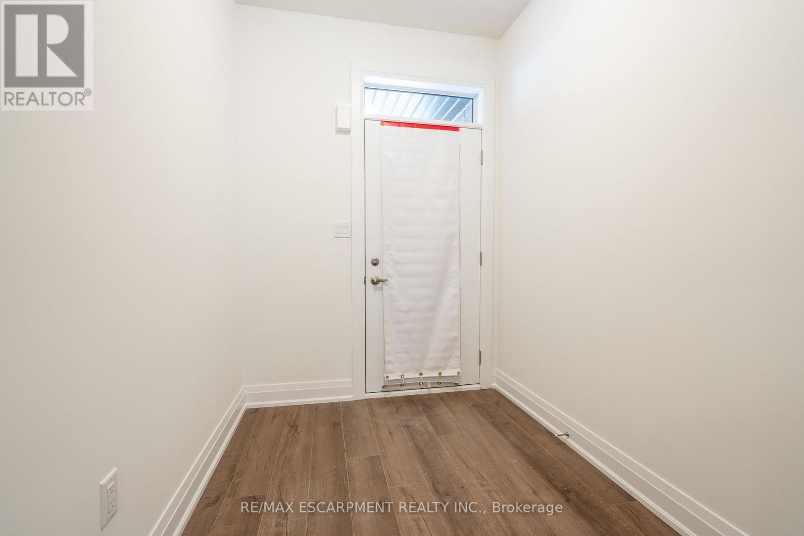 Property at 18 CLEAR VALLEY LANE image 3