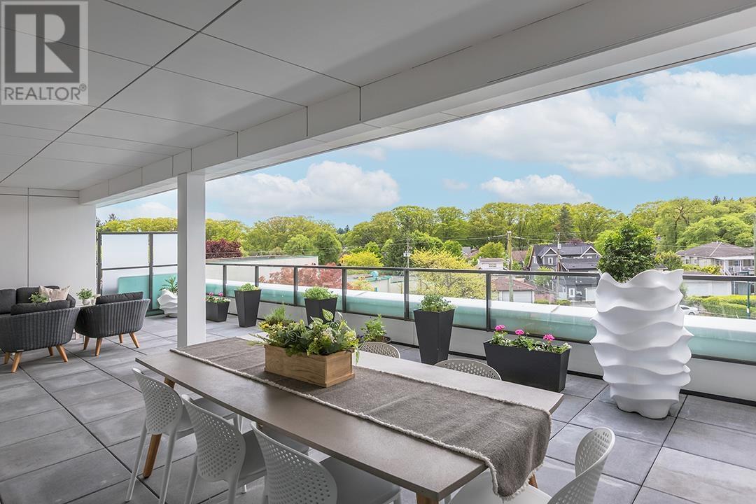 PH1 979 E 19TH AVENUE, vancouver, British Columbia V5V1K7