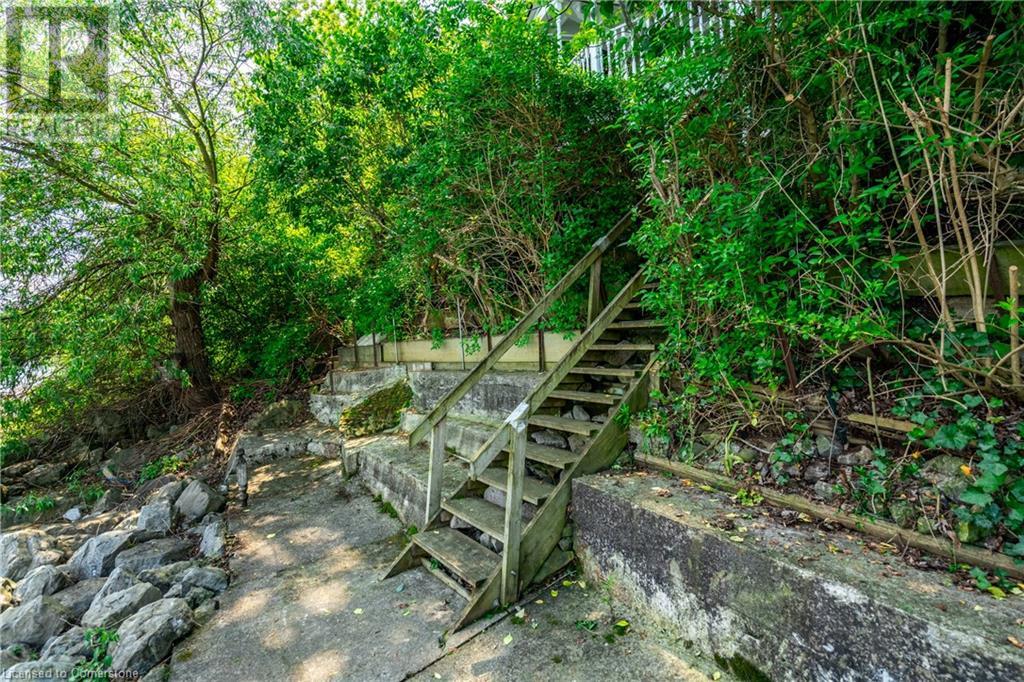1 Twelfth Street, Grimsby, Ontario  L3M 2V6 - Photo 35 - 40741677