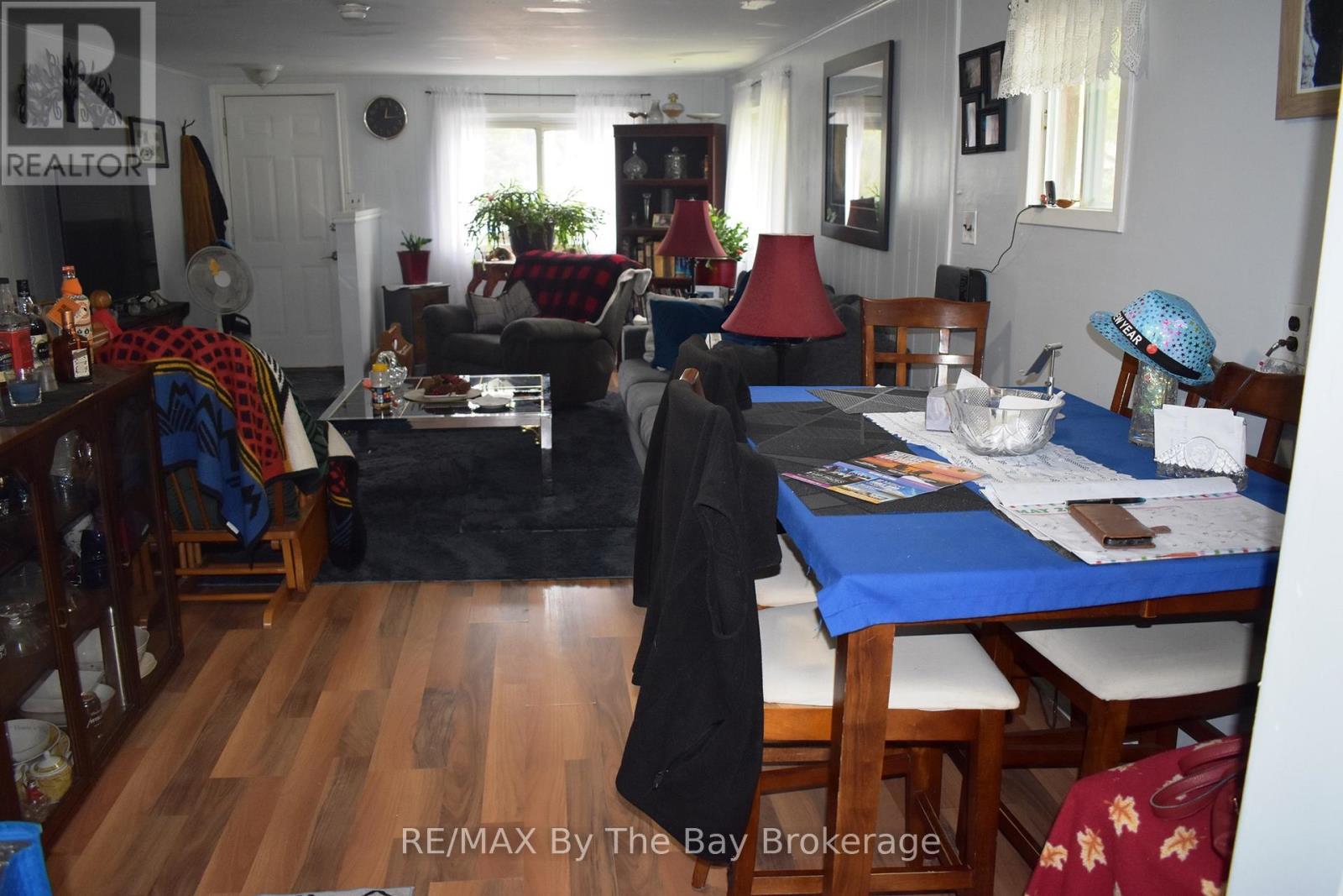 Property at 810 RIVER ROAD E image 4