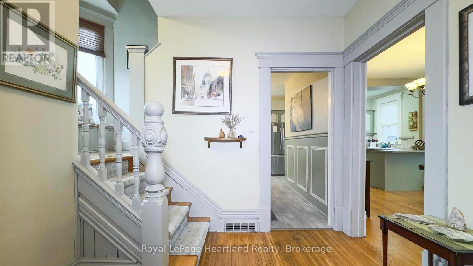 Property at 123 KEAYS STREET image 2