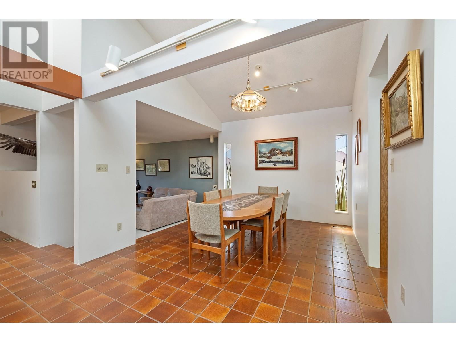 Property at 5757 GOLDENROD CRESCENT image 3
