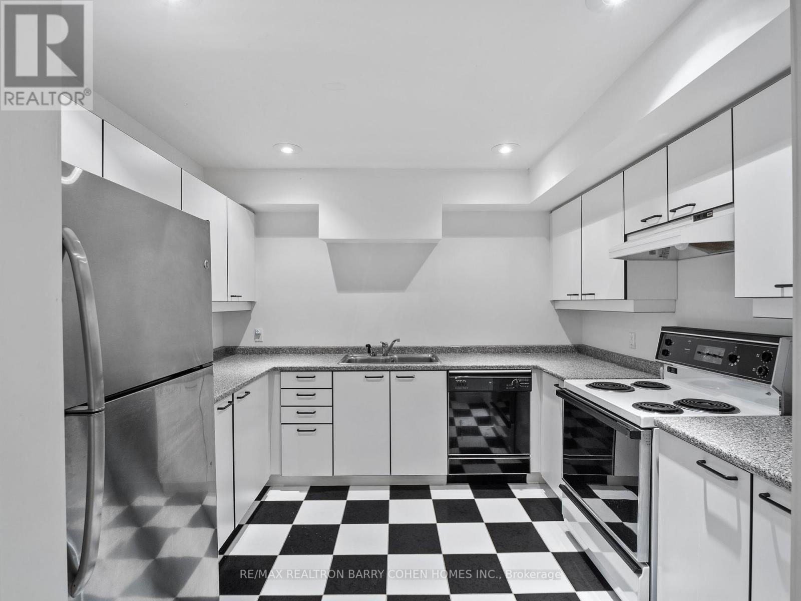40 Old Colony Road, Toronto (St. Andrew-Windfields), Ontario  M2L 2K1 - Photo 24 - C12223199
