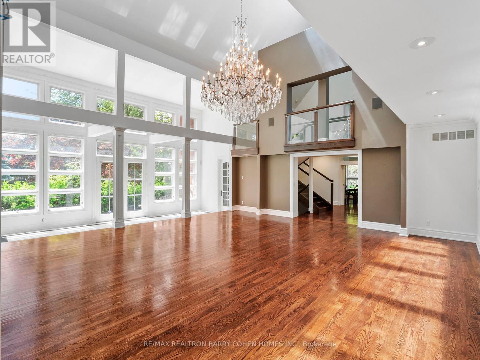 40 Old Colony Road, Toronto (St. Andrew-Windfields), Ontario  M2L 2K1 - Photo 5 - C12223199