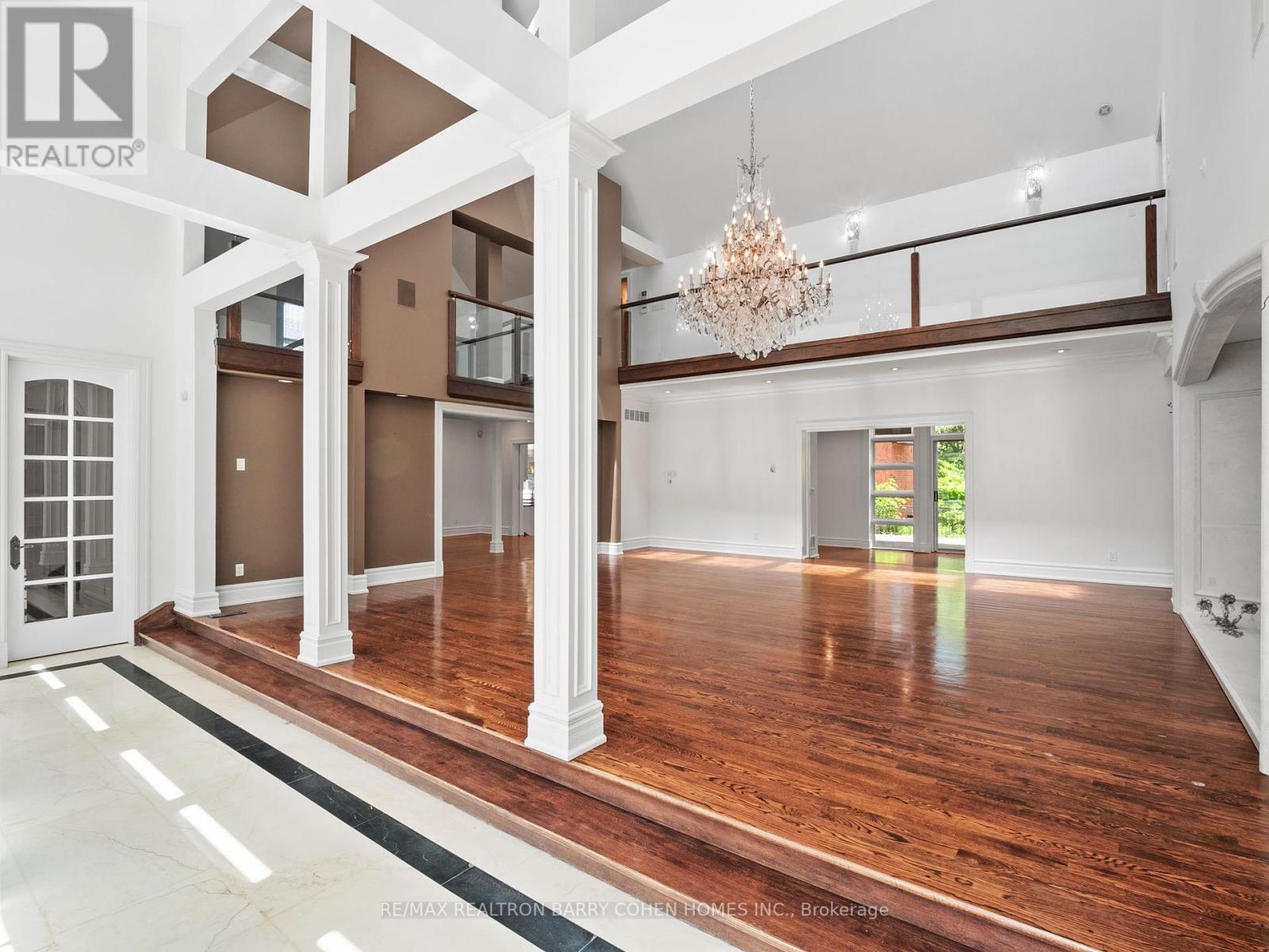 40 Old Colony Road, Toronto (St. Andrew-Windfields), Ontario  M2L 2K1 - Photo 6 - C12223199